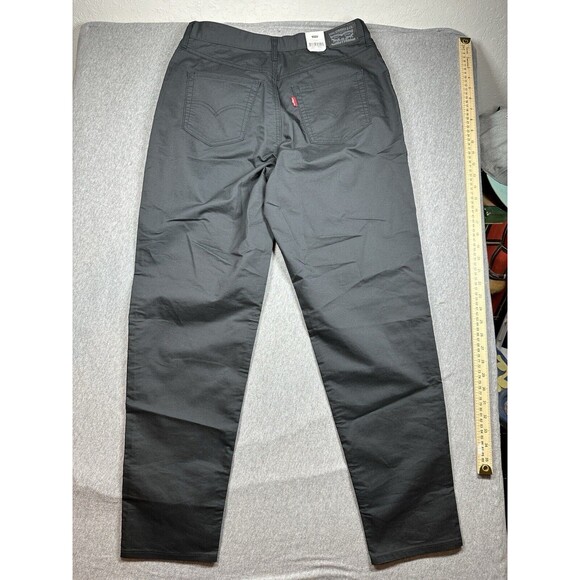 New Levi’s High-Waisted Mom Jeans Tapered Leg Black 31x30 NWT Irregular - Picture 7 of 9